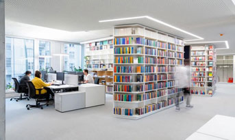 出版社辦公室設計，將圖書館搬進辦公室里！